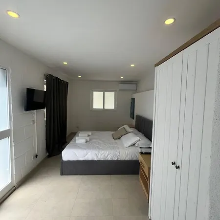 10 At Palazzo Seraphim Boutique Living In St Julians 3*