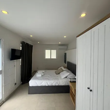 10 At Palazzo Seraphim Boutique Living In St Julians ゲストハウス 3*