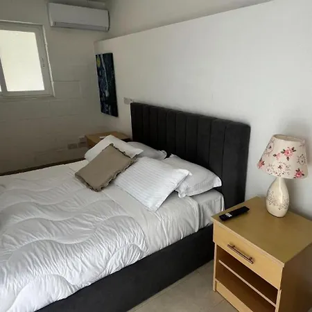 10 At Palazzo Seraphim Boutique Living In St Julians ゲストハウス 3*